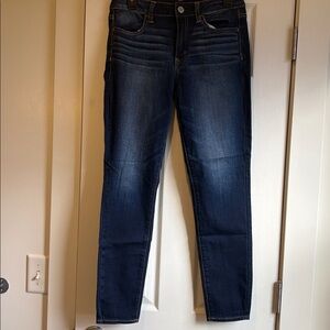 American Eagle | Basic Dark Wash “Hi-Rise Jegging Super-Stretch” Size 8 Regular